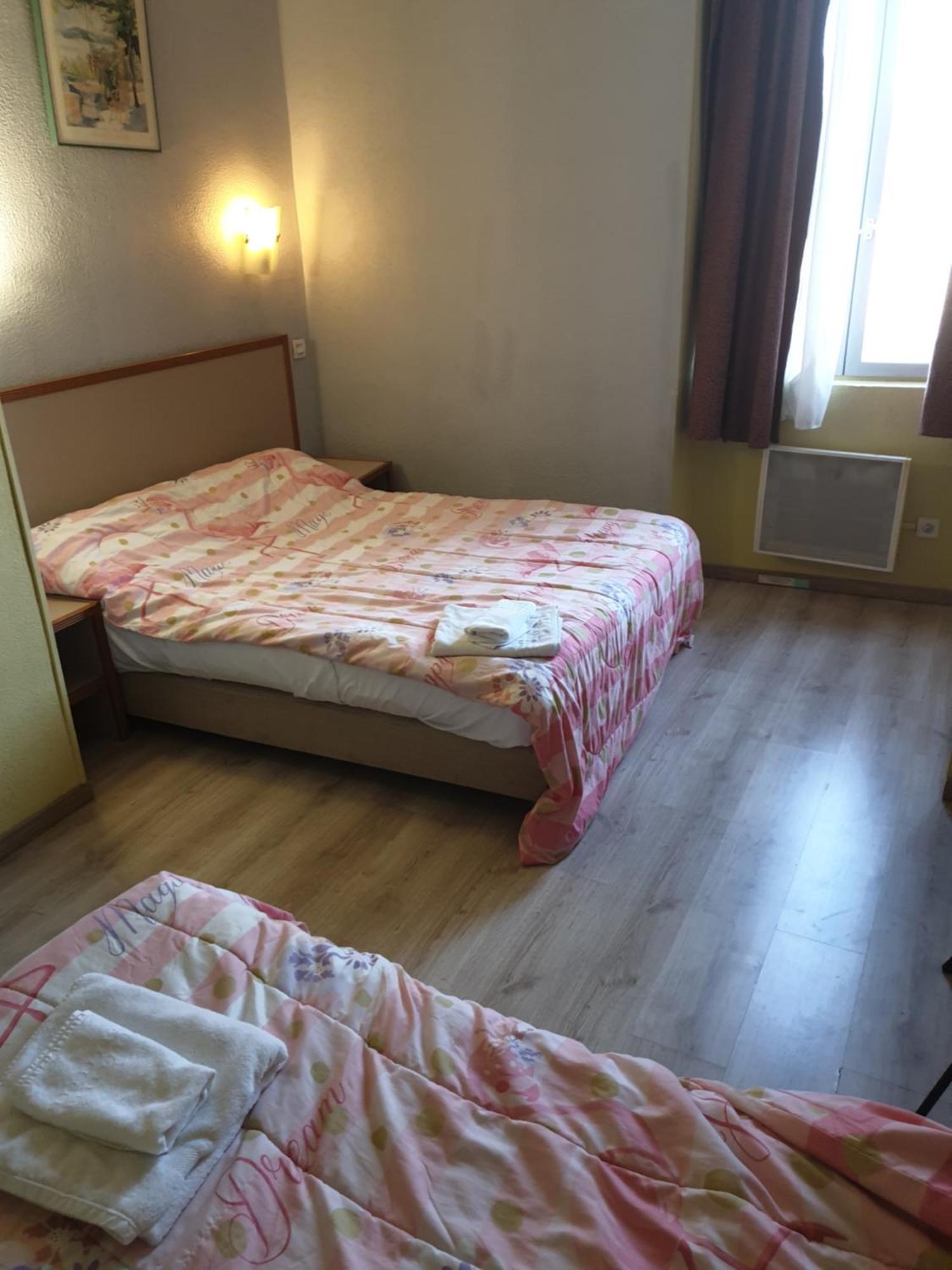 Hotel De La Gare Romans-sur-Isère Rum bild